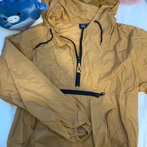gap windbreaker !